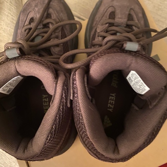 Yeezy Desert Boots (oil) - Picture 4 of 5